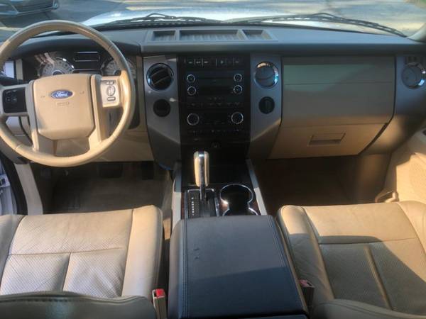 2012 FORD EXPEDITION 4DR - - by dealer - vehicle for sale in North Charleston, SC – photo 18