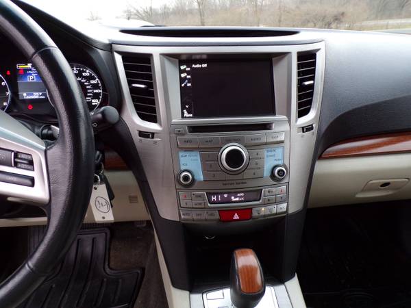 2014 Subaru Outback 4dr Wgn H6 Auto 3 6R Limited for sale in Vestal, NY – photo 17