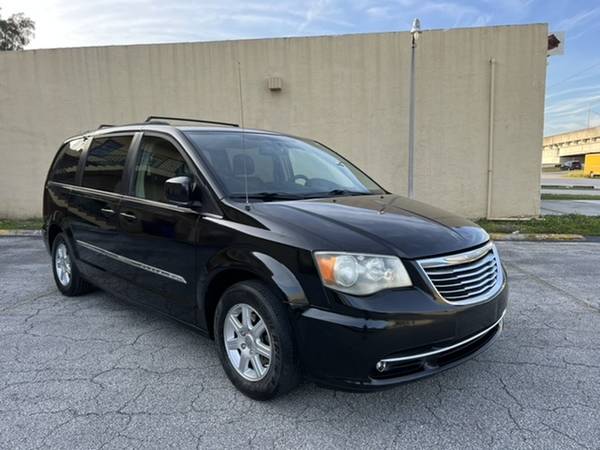 2012 Chrysler Town and Country - - by dealer - vehicle for sale in Fort Lauderdale, FL – photo 9