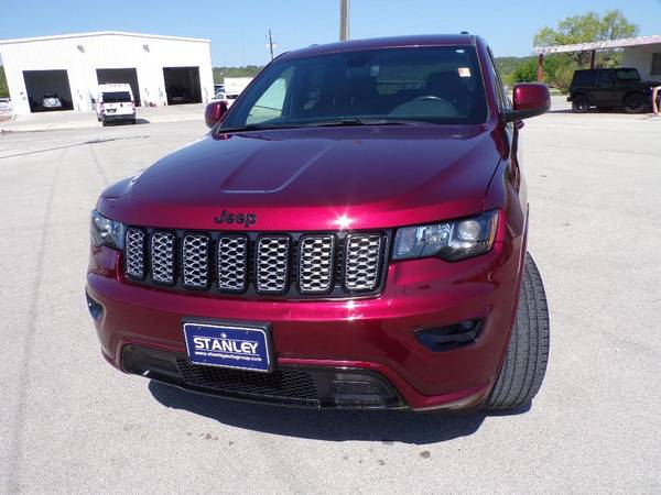 2018 Jeep Grand Cherokee Altitude - - by dealer for sale in Brownwood, TX – photo 5