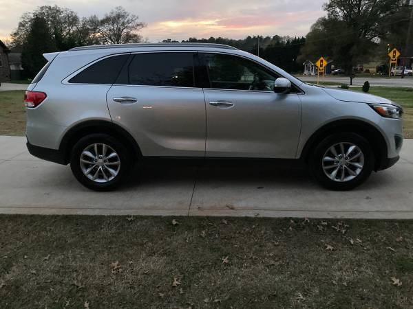 2017 Kia Sorento, only 25k miles! - cars & trucks - by owner -... for sale in Boiling Springs, SC – photo 3