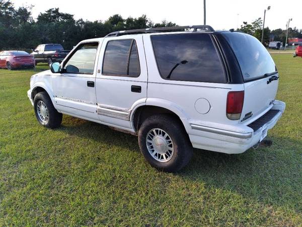 1996 GMC JIMMY (CHAD S USED CARS) - - by dealer for sale in Hartford, AL – photo 2