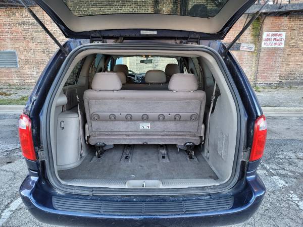 2003 Chrysler Town and Country Dual Sliding doors double heaters -... for sale in Berwyn, IL – photo 3