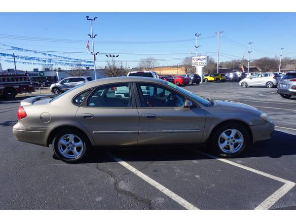 2003 Ford Taurus 4dr Sdn SES Standard - - by dealer for sale in Knoxville, TN
