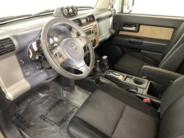 2014 Toyota FJ Cruiser, great maintenance - cars & trucks - by... for sale in Columbia, MO – photo 14