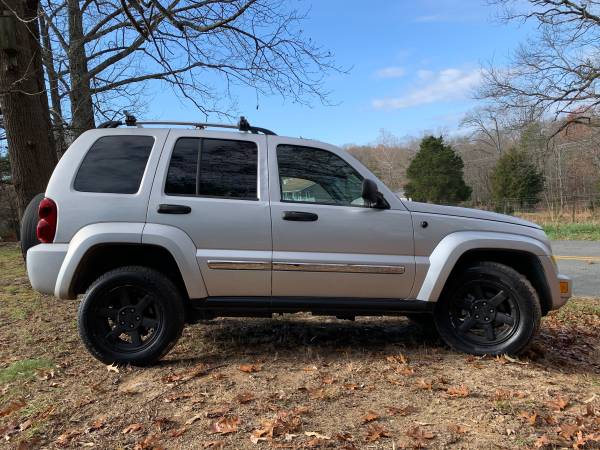 2007 Jeep Liberty 4x4 - cars & trucks - by owner - vehicle... for sale in Glade Hill, VA – photo 3