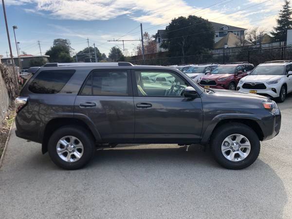New 2021 Toyota 4runner SR5 4x4 *Third Row* 4 runner 4wd... for sale in Burlingame, CA – photo 2