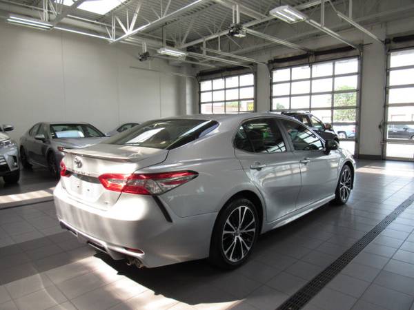 2018 Toyota Camry SE for sale in Green Bay, WI – photo 9