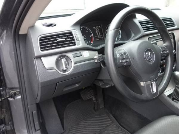 2014 VW Volkswagen Passat TDI SE sedan Urano Gray for sale in Clarkston , MI – photo 7