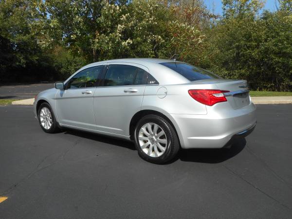 2012 CHRYSLER 200 TOURING EDITION / 1 OWNER CARFAX / NICE CAR! for sale in Highland Park, IL – photo 6