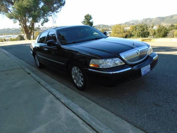 2011 Lincoln Town Car - - by dealer - vehicle for sale in Los Angeles, CA – photo 3