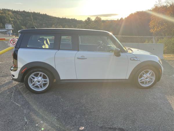 2010 Mini Cooper Clubman S - Manual - Pepper White/Black - LOW for sale in Waterbury, NY – photo 8