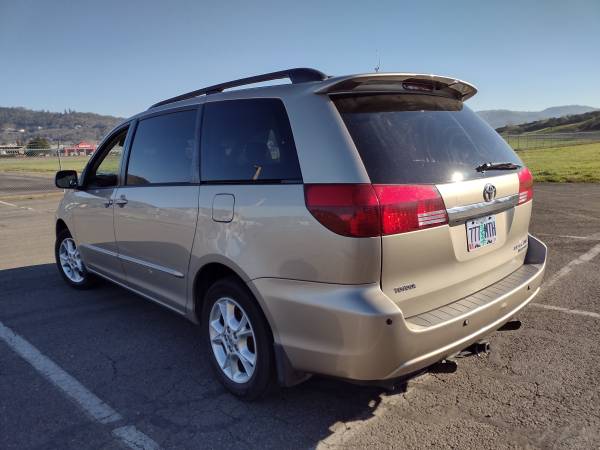 2005 Toyota Sienna XLE for sale in Roseburg, OR – photo 3