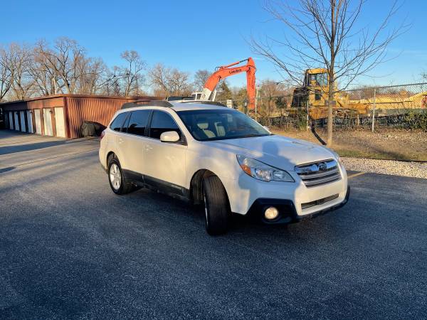 2013 Subaru Outback AWD premium - cars & trucks - by owner - vehicle... for sale in Schiller Park, IL – photo 2