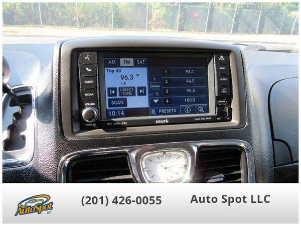 2011 Chrysler Town Country Touring Minivan 4D EZ-FINANCING! for sale in Garfield, NJ – photo 14