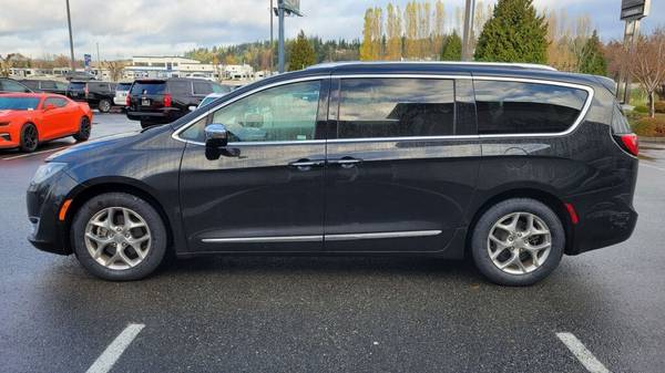 2018 Chrysler Pacifica Limited - - by dealer - vehicle for sale in Fife, WA – photo 6