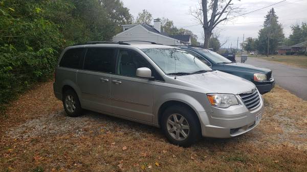 2010 Chrysler Town & Country - Touring for sale in Hamilton, OH