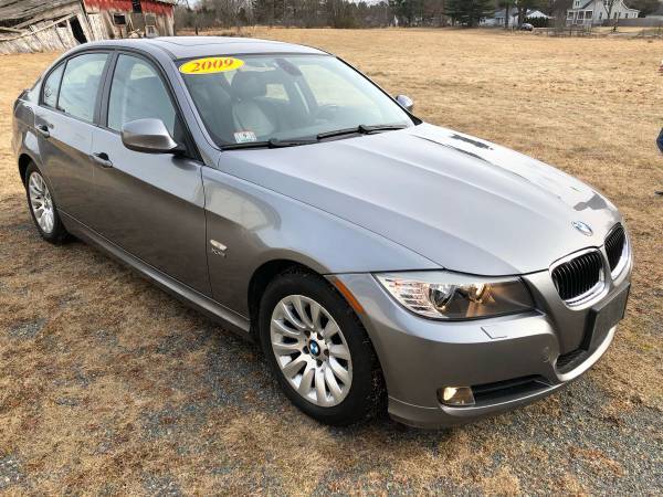 BMW 3 SERIES, LOW MILES, JUST SERVICED, GORGEOUS COLOR COMBO! for sale in Attleboro, NH