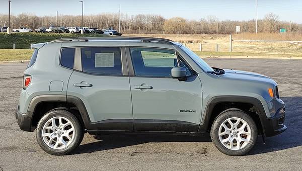 ~ ~ ~ 2017 Jeep Renegade Latitude 4x4 ( ONLY 79K MILES!!! ) ~ ~ ~ -... for sale in Mukwonago, WI – photo 5