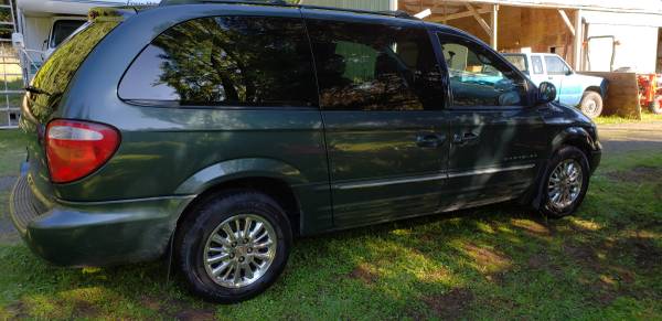 2001 Chrysler Town and Country for sale in Myrtle Point, OR