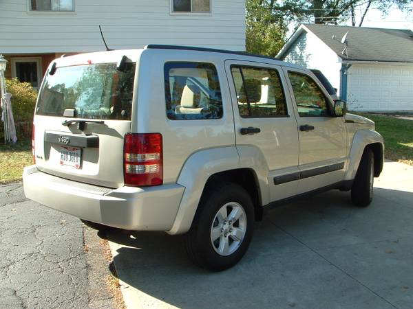 2009 Jeep Liberty Sport 4x4 Only 51,100 Actual Miles for sale in Strongsville, OH – photo 2