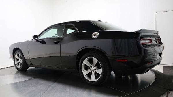 2017 Dodge CHALLENGER SXT COUPE LOW MILES FINANCING BELOW RETAIL -... for sale in Sarasota, FL – photo 4