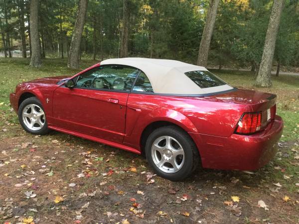 2003 Ford Mustang Convertible Like New for sale in Waupaca, WI – photo 4