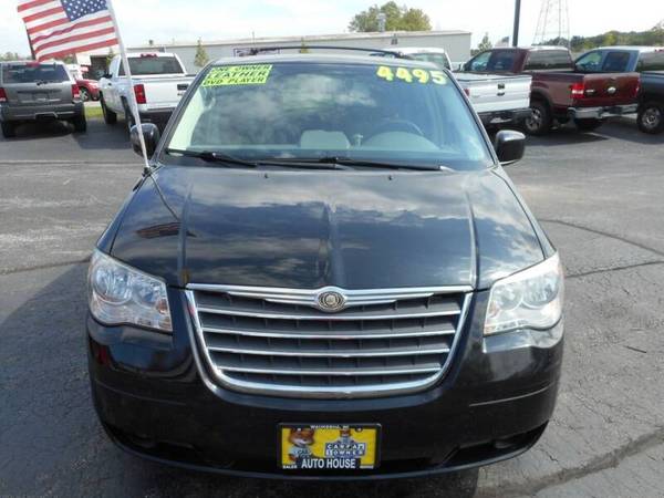 2008 Chrysler Town and Country Touring DVD leather Nice! for sale in Waukesha, WI – photo 3
