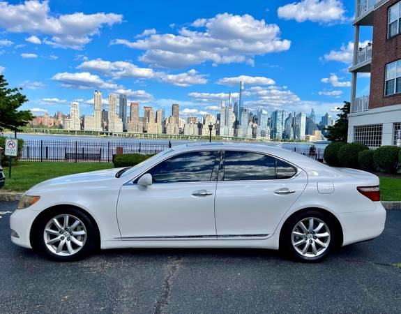 Great condition - runs great - luxury Lexus LS 460 for sale in West New York, NJ – photo 2