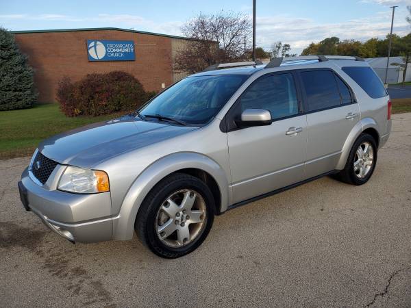 2006 Ford Freestyle!! 7 Passenger!! AWD!! Sunroof!! Leather!! No Rust! for sale in Dubuque, IA – photo 3