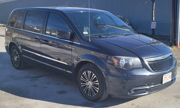 2014 Chrysler Town and Country S 9, 950 for sale in Hyde Park, MA – photo 8