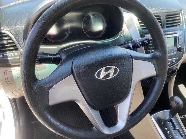 2017 Hyundai Accent SE 4Door 6A - LA CASITA EAST USED - cars & for sale in El Paso, NM – photo 12