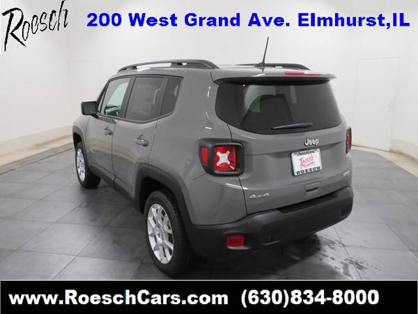2019 Jeep Renegade Latitude suv Sting-Gray Clearcoat for sale in Elmhurst, IL – photo 5