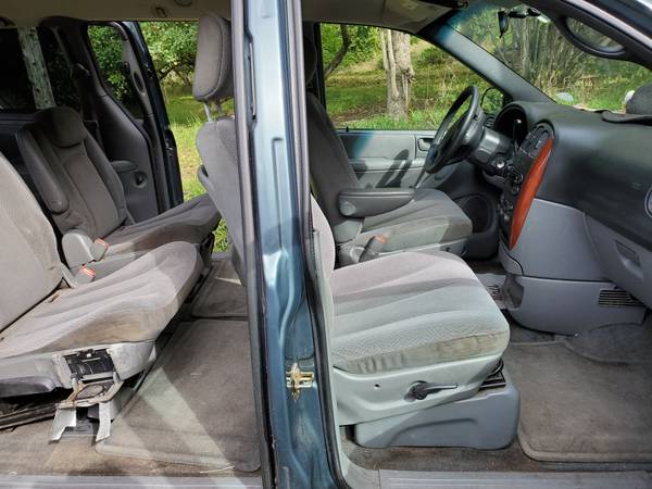 2005 Chrysler Town & Country Van for sale in Clearlake, WA – photo 6