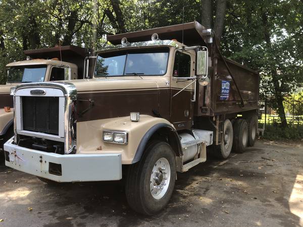 2005 Tri-Axle Dump Truck Freightliner FLD120 for sale in Willow Grove, PA – photo 2