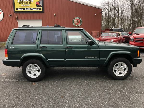 2001 *Jeep* *Cherokee* *Limited 4x4* Forest Green Pe - cars & trucks... for sale in Johnstown , PA – photo 2