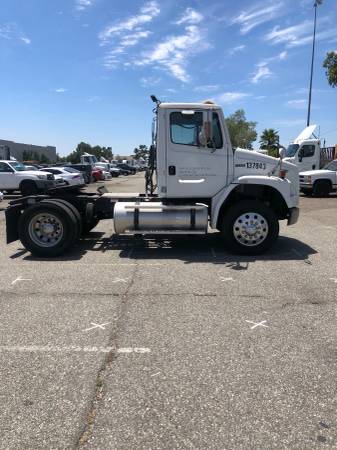 2003 Freightliner FL106 for sale in Fontana, CA – photo 4