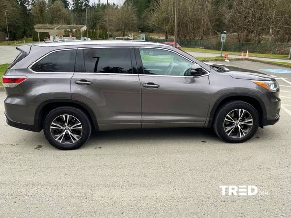 2016 Toyota Highlander - - by dealer - vehicle for sale in Seattle, WA – photo 8