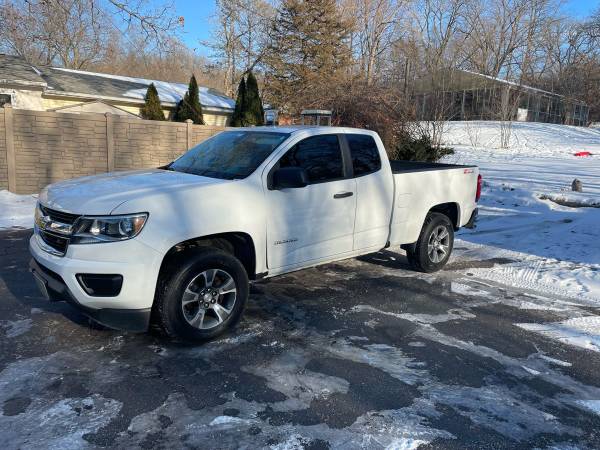 2015 Chevy Colorado extra cab 4 x 4 for sale in Rockford, WI – photo 3
