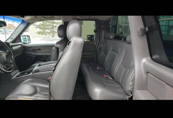 GMC Sierra 1500 V8 5.3 4x4 - cars & trucks - by owner - vehicle... for sale in Rochester , NY – photo 3
