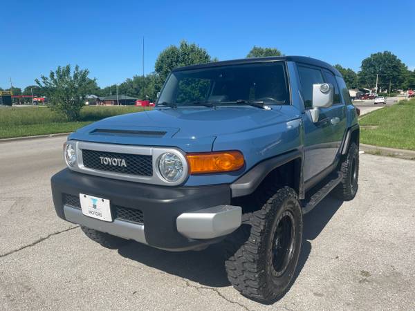 2012 Toyota FJ Cruiser 4WD AT - - by dealer - vehicle for sale in Harrisonville, MO – photo 9