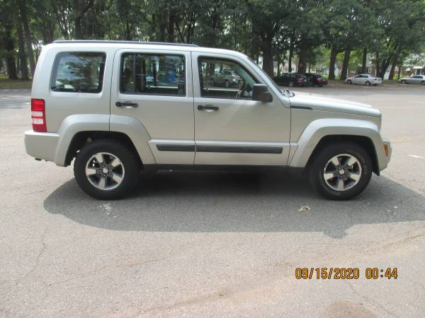 2008 Jeep LIBERTY SPORT 4x4 - cars & trucks - by dealer - vehicle... for sale in New Hope, PA – photo 5