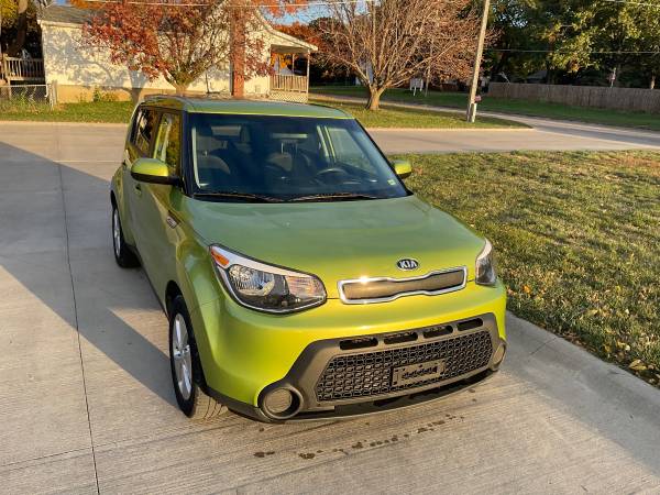 Green 2016 Kia Soul Base (One Owner) - - by dealer for sale in Dallas Center, IA – photo 14
