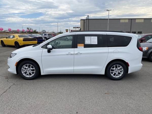 2021 Chrysler Voyager Lxi - - by dealer - vehicle for sale in fort smith, AR – photo 5
