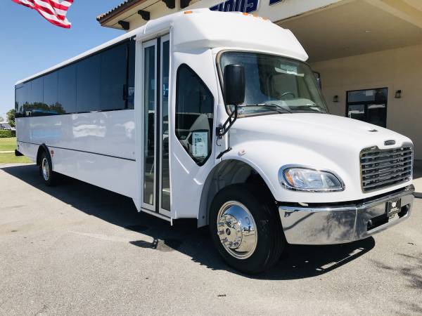 2018 FREIGHTLINER PARTY BUS WHITE 3891 - - by dealer for sale in Grandview, MO – photo 9