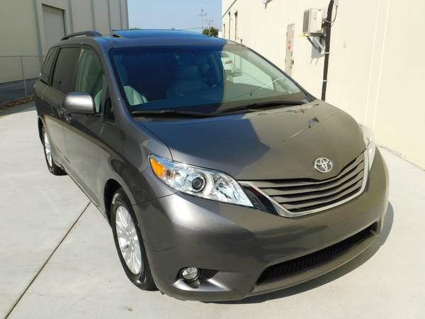 2017 TOYOTA SIENNA XLE 8 PSGR SEAT,NAVI,LEATHER ,ONLY21 K MLS LIKE... for sale in Burlingame, CA