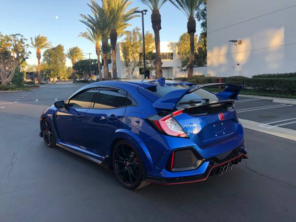 2019 HONDA CIVIC TYPE R - cars & trucks - by dealer - vehicle... for sale in Canoga Park, CA – photo 5