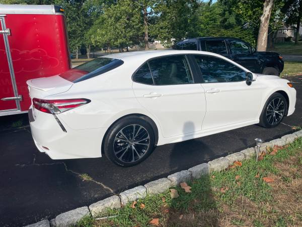 2018 camry SE white - excellent condition 2nd owner very for sale in Englishtown, NJ – photo 11