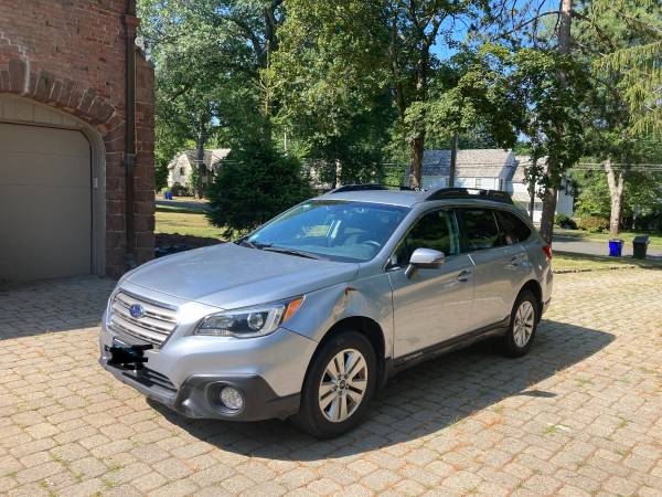 2017 Subaru outback 2 5i Premium Wagon 4D for sale in West Hartford, CT – photo 2