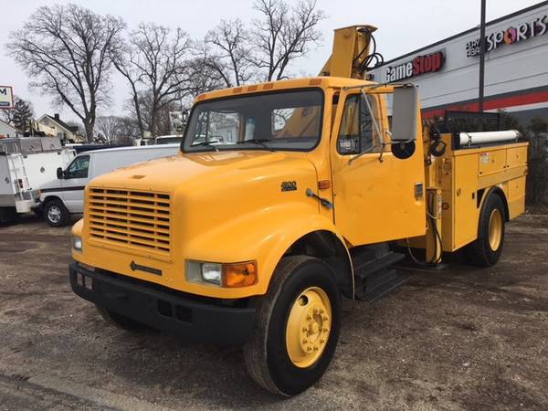 2000 *International* *4900 Flatbed IMT 8300 LBS Hydraulic Kn for sale in Massapequa, NY – photo 9